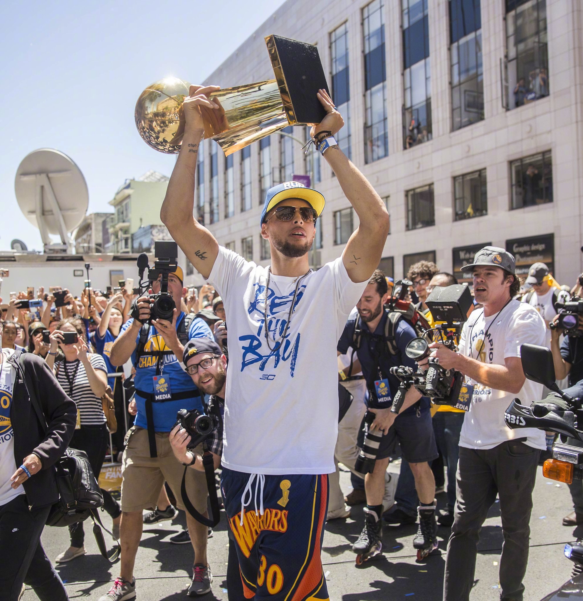 应更果断 应更果断