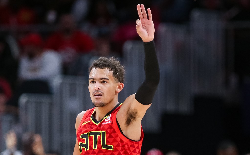 她特别幽默 她特别幽默